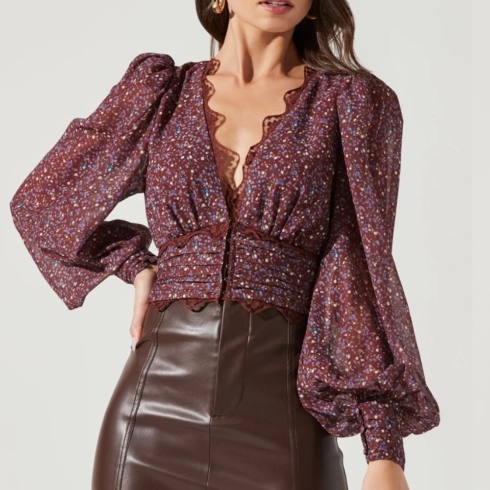 ASTR The Label NWT Brown and Purple Floral Top Size M - Picture 1 of 12
